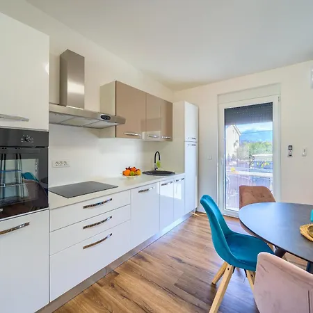 Ana 2 Posedarje Apartment
