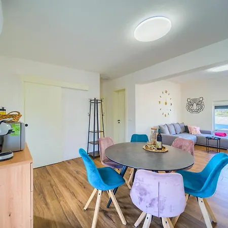 Apartment Ana 2 Posedarje